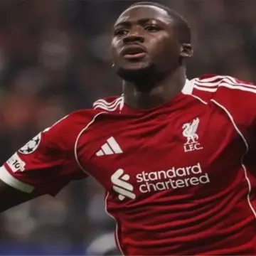 كوناتي: عندما نحقق لقباً ستنسى جماهير ليفربول موسمنا السيء